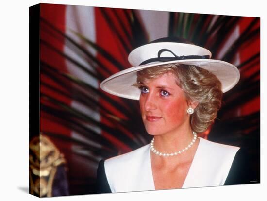 Princess Diana at the Guildhall to Receive Freedom of the City of London July 1987-null-Stretched Canvas