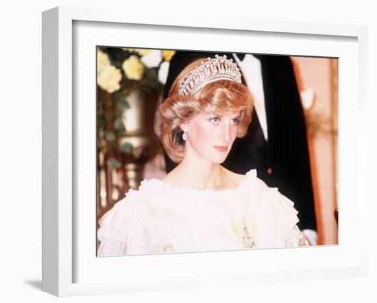 Princess Diana Attends a Banquet in Auckland New Zealand Wearing a Yellow Dress and Tiara-null-Framed Photographic Print