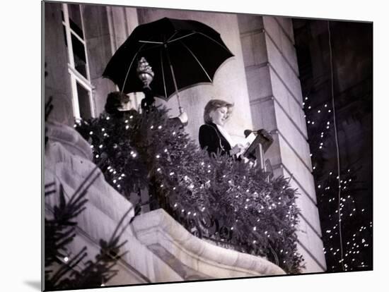 Princess Diana Turns on the Christmas Lights on Regent Street-null-Mounted Photographic Print