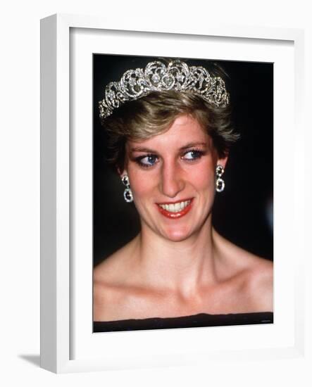 Princess Diana Visits Portugal at a Banquet Hosted by the President at Ajuda Palace-null-Framed Photographic Print