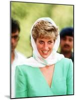 Princess of Wales on Her Tour of Pakistan September 1991-null-Mounted Photographic Print