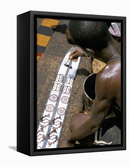Printing Kente Cloth, Kumasi, Capital of the Ashanti Kingdom, Ghana, West Africa, Africa-David Poole-Framed Stretched Canvas