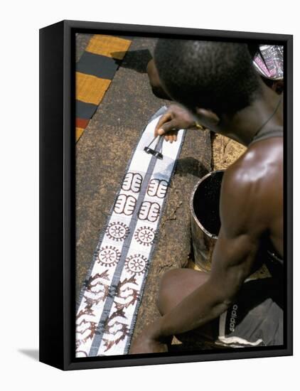 Printing Kente Cloth, Kumasi, Capital of the Ashanti Kingdom, Ghana, West Africa, Africa-David Poole-Framed Stretched Canvas