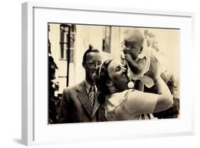 Prinzessin Juliana, Prinz Bernhard, Baby,Niederlande-null-Framed Giclee Print