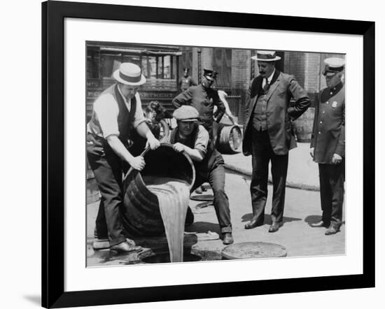 Prohibition Agents Dump Liquor Into Sewer, NYC-Science Source-Framed Giclee Print