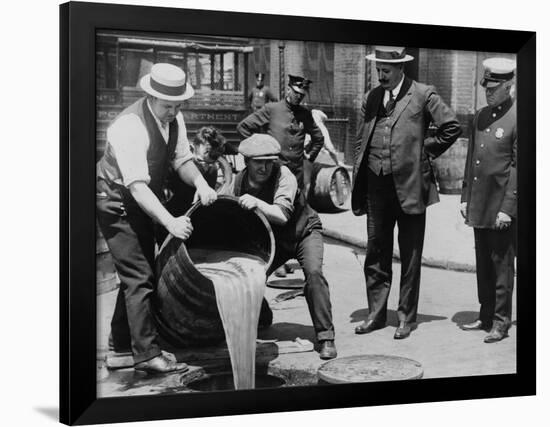 Prohibition Agents Dump Liquor Into Sewer, NYC-Science Source-Framed Giclee Print