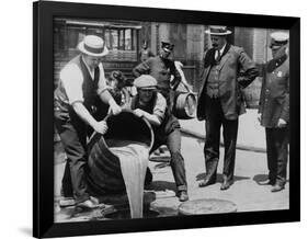 Prohibition Agents Dump Liquor Into Sewer, NYC-Science Source-Framed Giclee Print