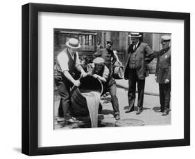 Prohibition Agents Dump Liquor Into Sewer, NYC-Science Source-Framed Giclee Print