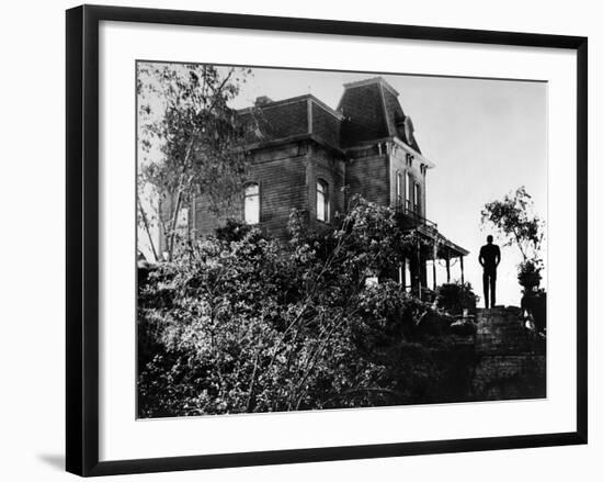 PSYCHO, 1960 directed by ALFRED HITCHCOCK Anthony Perkins (b/w photo)-null-Framed Photo