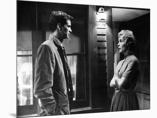 PSYCHO, 1960 directed by ALFRED HITCHCOCK Anthony Perkins / Janet Leigh (b/w photo)-null-Mounted Photo