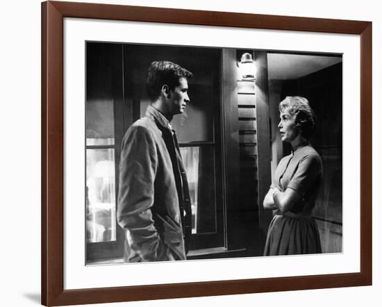 PSYCHO, 1960 directed by ALFRED HITCHCOCK Anthony Perkins / Janet Leigh (b/w photo)-null-Framed Photo