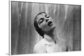 PSYCHO, 1960 directed by ALFRED HITCHCOCK Janet Leigh (b/w photo)-null-Framed Photo