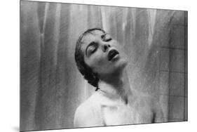 PSYCHO, 1960 directed by ALFRED HITCHCOCK Janet Leigh (b/w photo)-null-Mounted Photo