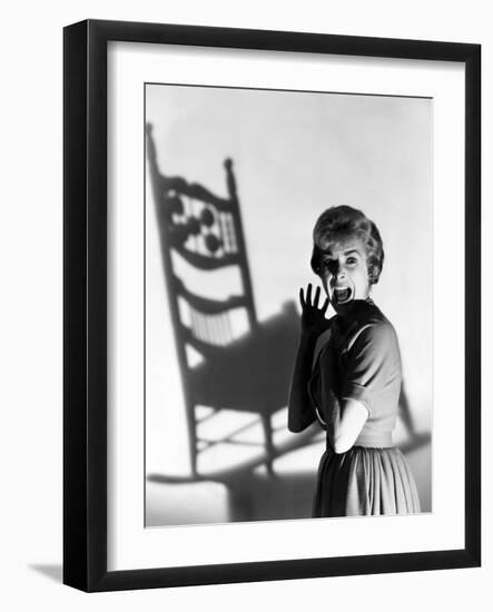 PSYCHO, 1960 directed by ALFRED HITCHCOCK Janet Leigh (b/w photo)-null-Framed Photo