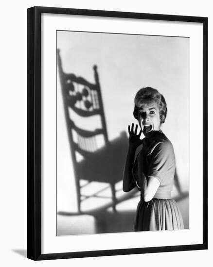 PSYCHO, 1960 directed by ALFRED HITCHCOCK Janet Leigh (b/w photo)-null-Framed Photo