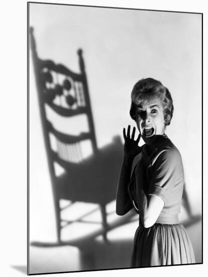 PSYCHO, 1960 directed by ALFRED HITCHCOCK Janet Leigh (b/w photo)-null-Mounted Photo