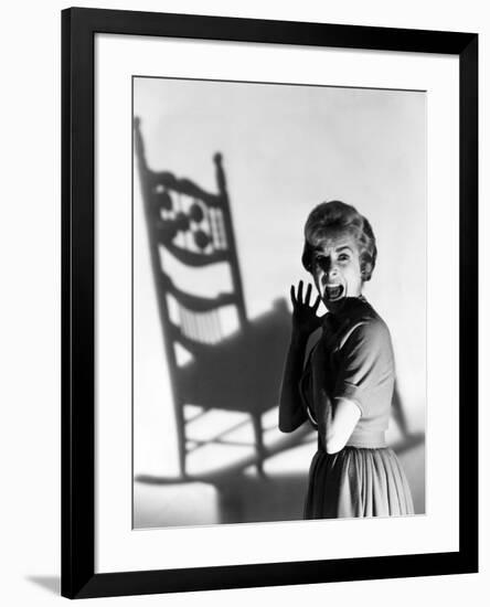 PSYCHO, 1960 directed by ALFRED HITCHCOCK Janet Leigh (b/w photo)-null-Framed Photo