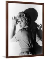 PSYCHO, 1960 directed by ALFRED HITCHCOCK Janet Leigh (b/w photo)-null-Framed Photo