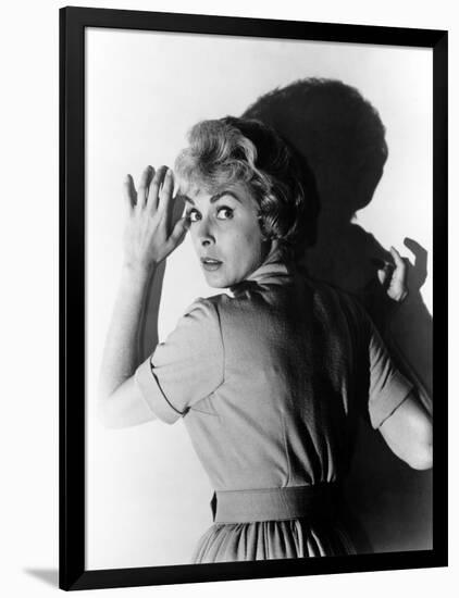 PSYCHO, 1960 directed by ALFRED HITCHCOCK Janet Leigh (b/w photo)-null-Framed Photo