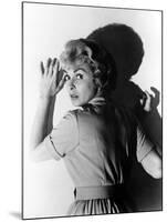 PSYCHO, 1960 directed by ALFRED HITCHCOCK Janet Leigh (b/w photo)-null-Mounted Photo