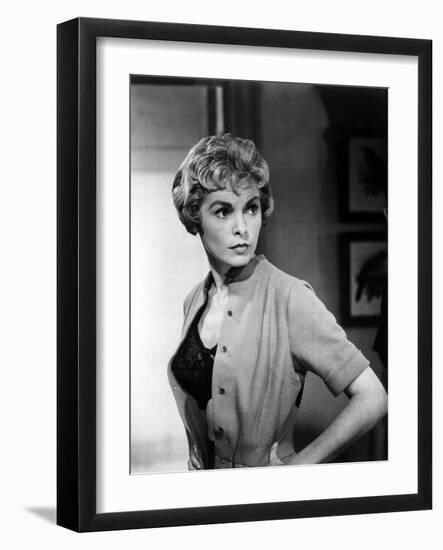 PSYCHO, 1960 directed by ALFRED HITCHCOCK Janet Leigh (b/w photo)-null-Framed Photo