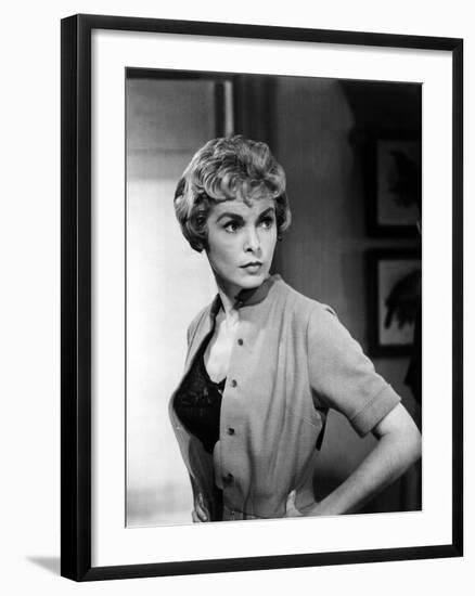 PSYCHO, 1960 directed by ALFRED HITCHCOCK Janet Leigh (b/w photo)-null-Framed Photo