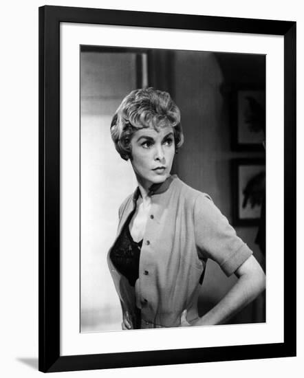 PSYCHO, 1960 directed by ALFRED HITCHCOCK Janet Leigh (b/w photo)-null-Framed Photo