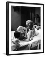 PSYCHO, 1960 directed by ALFRED HITCHCOCK John Gavin / Janet Leigh (b/w photo)-null-Framed Photo