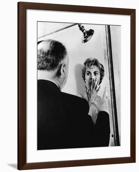 PSYCHO, 1960 directed by ALFRED HITCHCOCK On the set, Alfred Hitchcock directs Janet Leigh (b/w pho-null-Framed Photo