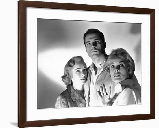 PSYCHO, 1960 directed by ALFRED HITCHCOCK Vera Miles, John Gavin and Janet Leigh (b/w photo)-null-Framed Photo
