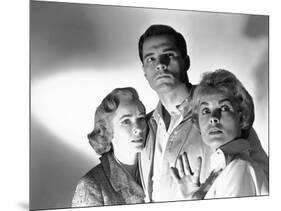 PSYCHO, 1960 directed by ALFRED HITCHCOCK Vera Miles, John Gavin and Janet Leigh (b/w photo)-null-Mounted Photo