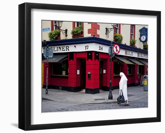 Pub in Temple Bar District in Dublin, Ireland;-Carlos Sanchez Pereyra-Framed Photographic Print