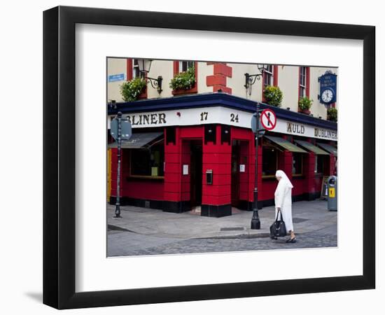 Pub in Temple Bar District in Dublin, Ireland;-Carlos Sanchez Pereyra-Framed Photographic Print