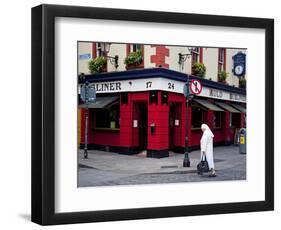 Pub in Temple Bar District in Dublin, Ireland;-Carlos Sanchez Pereyra-Framed Photographic Print