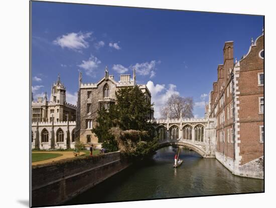 Punting under the Bridge of Sighs, River Cam at St. John's College, Cambridge, England-Nigel Blythe-Mounted Photographic Print