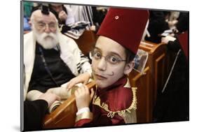 Purim celebration in the Belz Synagogue, Jerusalem-Godong-Mounted Photographic Print