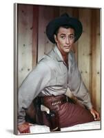 PURSUED, 1947 directed by RAOUL WALSH Robert Mitchum (photo)-null-Framed Photo