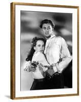 PURSUED, 1947 directed by RAOUL WALSH Teresa Wright and Robert Mitchum (b/w photo)-null-Framed Photo