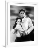 PURSUED, 1947 directed by RAOUL WALSH Teresa Wright and Robert Mitchum (b/w photo)-null-Framed Photo