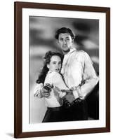 PURSUED, 1947 directed by RAOUL WALSH Teresa Wright and Robert Mitchum (b/w photo)-null-Framed Photo