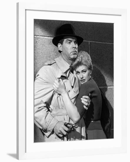 PUSHOVER, 1954 directed by RICHARD QUINE Fred MacMurray and Kim Novak (b/w photo)-null-Framed Photo