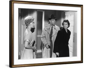 PUSHOVER, 1954 directed by RICHARD QUINE Kim Novak, Fred MacMurray and Dorothy Malone (b/w photo)-null-Framed Photo