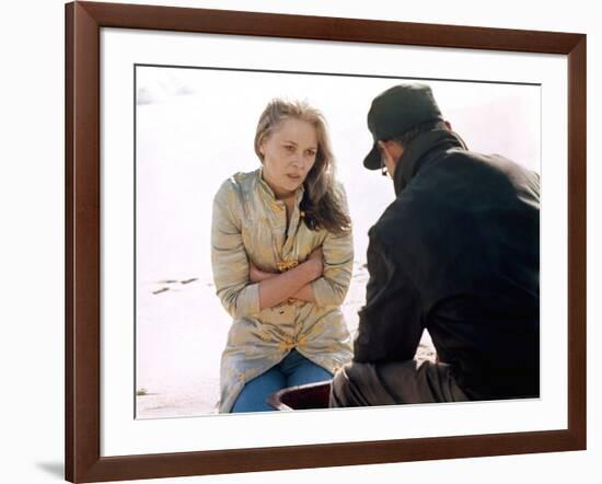 PUZZLE OF A DOWNFALL CHILD, 1970 directed by JERRY SCHATZBERG Faye Dunaway (photo)-null-Framed Photo