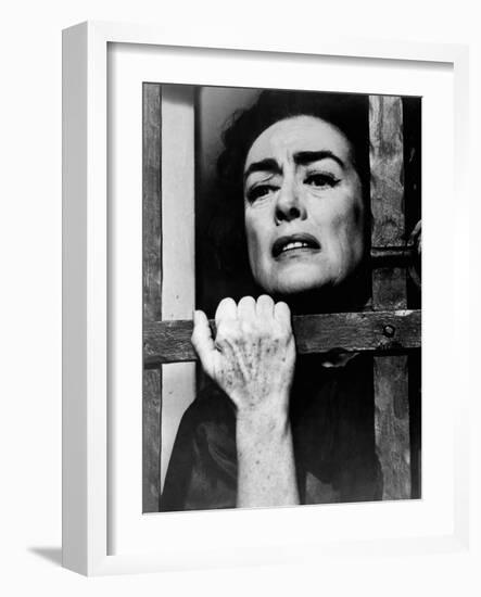 Qu'est il arrive a Baby Jane ? (WHAT EVER HAPPENED TO BABY JANE?) by RobertAldrich with Joan Crawfo-null-Framed Photo