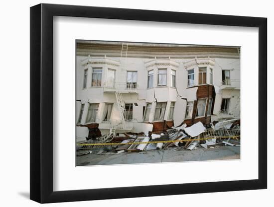 Quake-Damaged Apartment House-Roger Ressmeyer-Framed Photographic Print