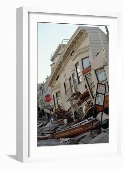 Quake-Damaged Apartment House-Roger Ressmeyer-Framed Photographic Print