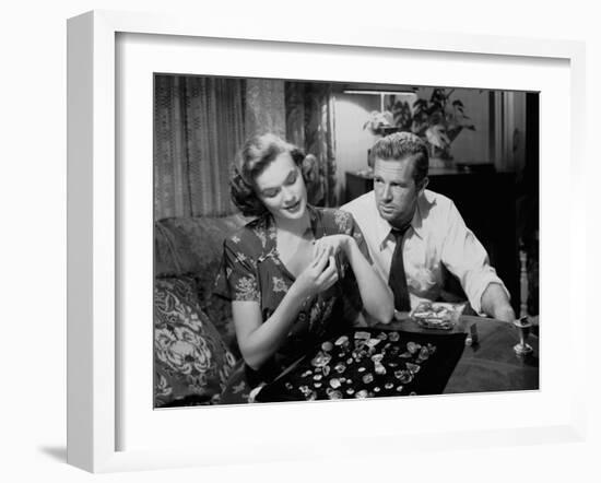 Quand la ville dort THE ASPHALT JUNGLE by John Huston with Jean Hagen and Sterling Hayden, 1950 (b/-null-Framed Photo