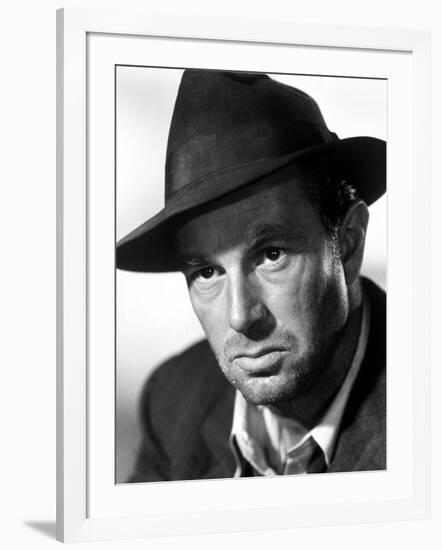 Quand la ville dort THE ASPHALT JUNGLE by John Huston with Sterling Hayden, 1950 (b/w photo)-null-Framed Photo