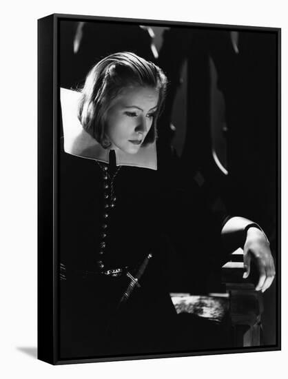 QUEEN CHRISTINA, 1933 directed by ROUBEN MAMOULIAN Greta Garbo (b/w photo)-null-Framed Stretched Canvas