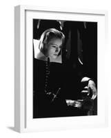 QUEEN CHRISTINA, 1933 directed by ROUBEN MAMOULIAN Greta Garbo (b/w photo)-null-Framed Photo